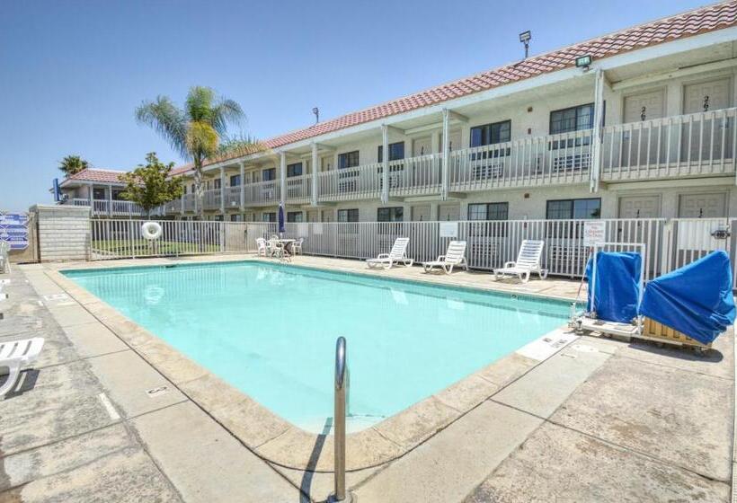 מוטל Vagabond Inn Buttonwillow North I 5