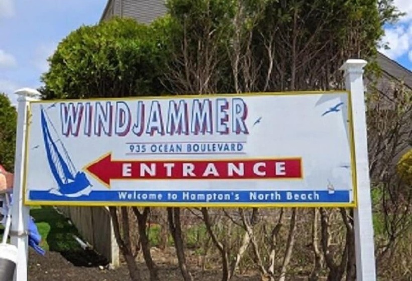 مُتل Windjammer By The Sea