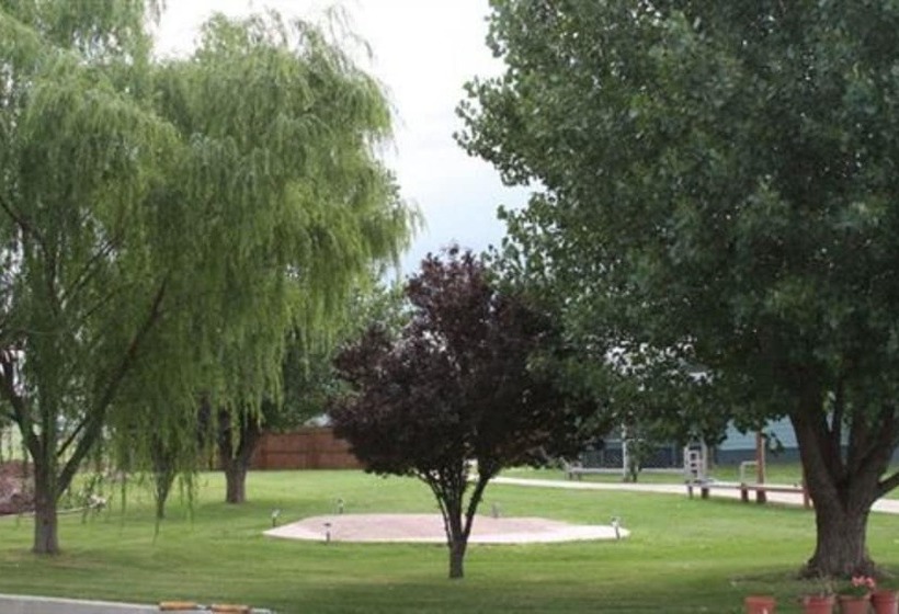 민박 Davis Mountains Inn