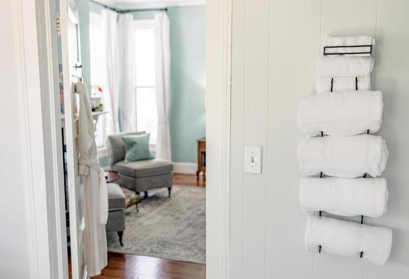 تختخواب و صبحانه Meadows Inn