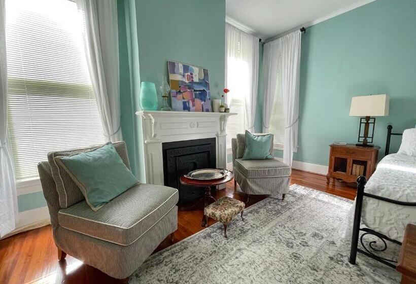 تختخواب و صبحانه Meadows Inn