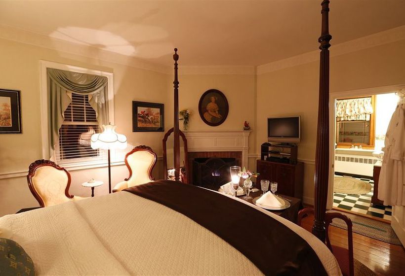 By The Side Of The Road Bed & Breakfast