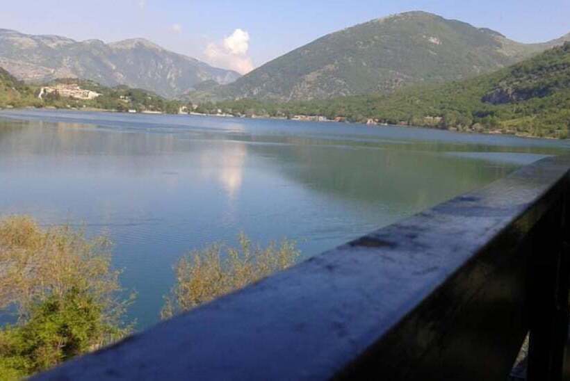 בית מלון כפרי Acquevive