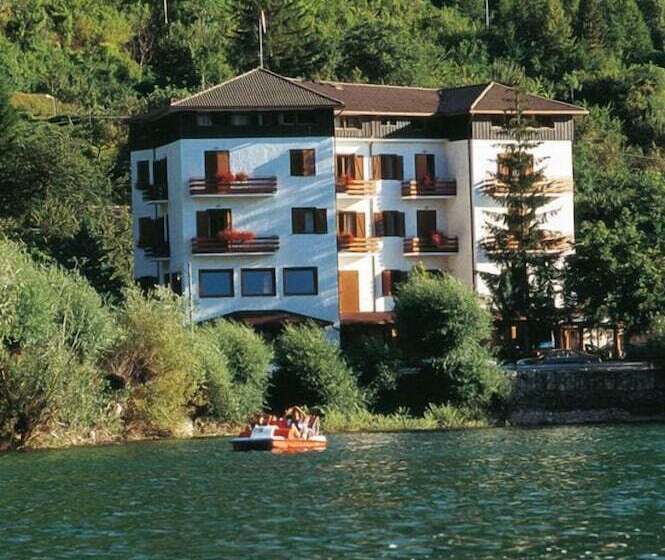 בית מלון כפרי Acquevive