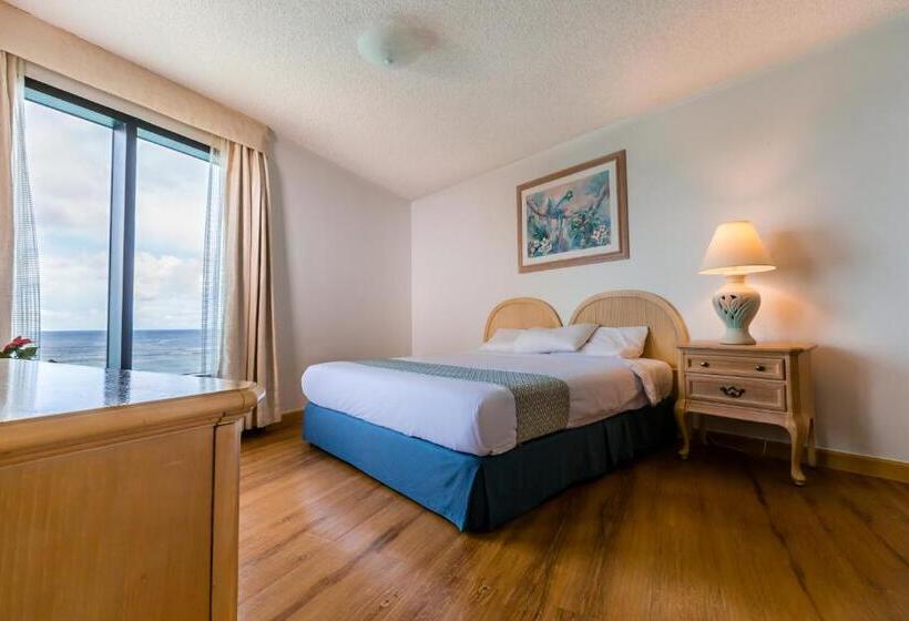 هتل Alupang Beach Tower