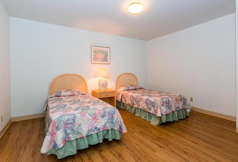 هتل Alupang Beach Tower