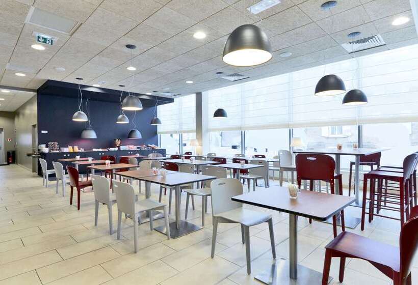 בית מלון כפרי Campanile La Roche Sur Yon Centre Gare
