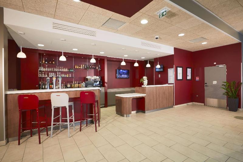 בית מלון כפרי Campanile La Roche Sur Yon Centre Gare
