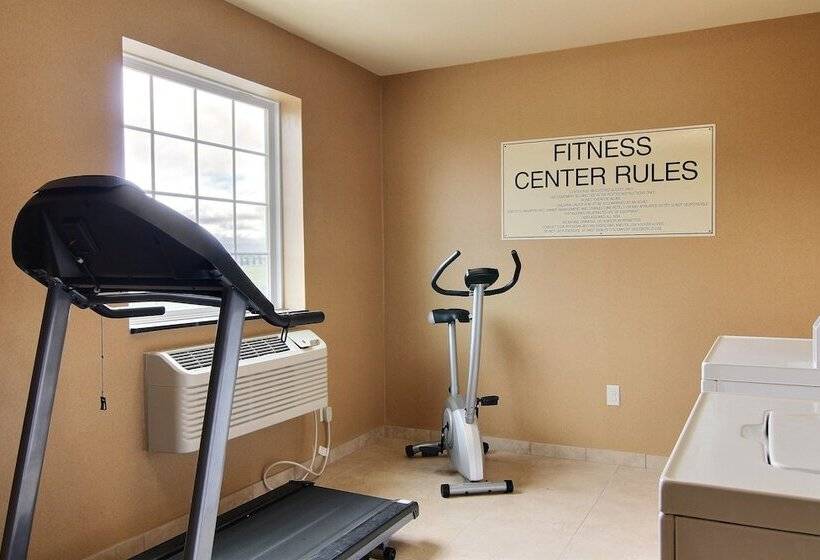 فندق Amerivu Inn And Suites   Crookston