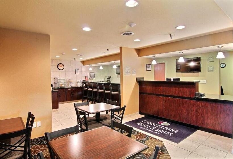 فندق Amerivu Inn And Suites   Crookston