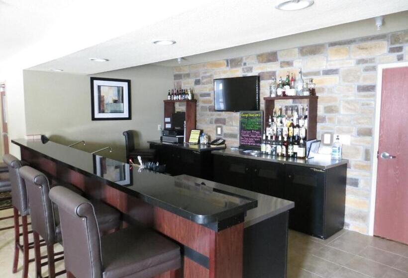 בית מלון כפרי Cobblestone Inn & Suites   Harper