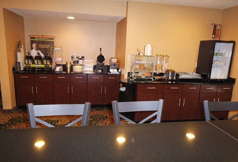 בית מלון כפרי Cobblestone Inn & Suites   Harper