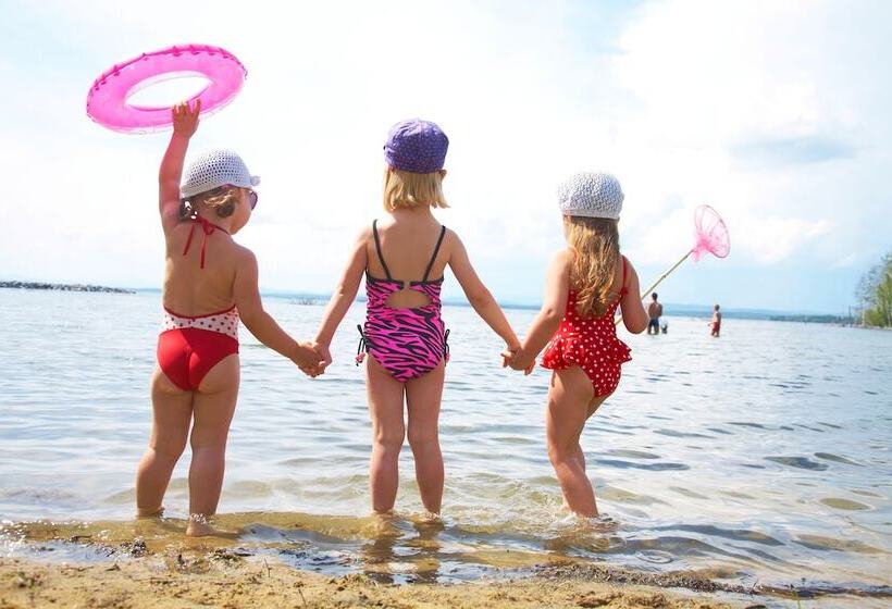 هتل Park Point Marina Inn