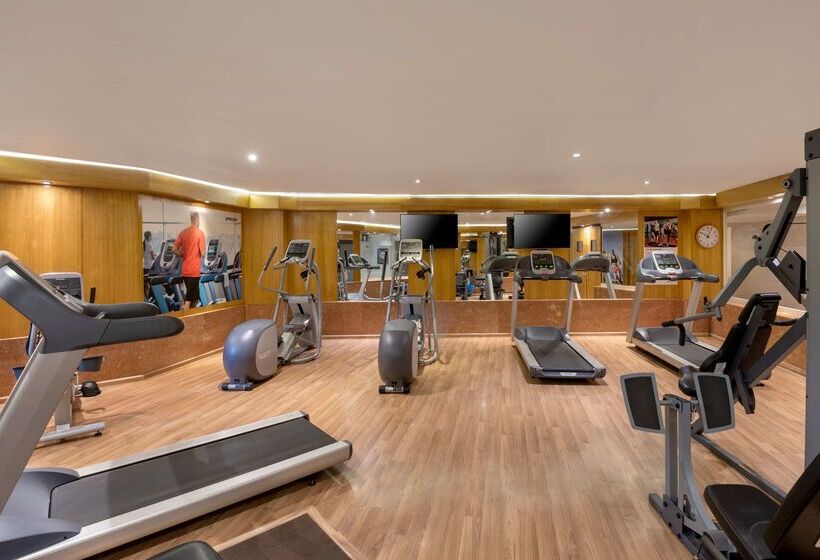 בית מלון כפרי Radisson Salem