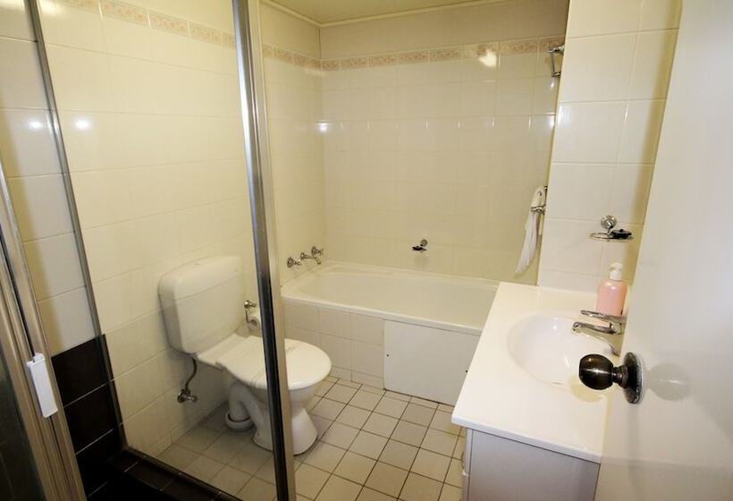 Tradewinds Apartments