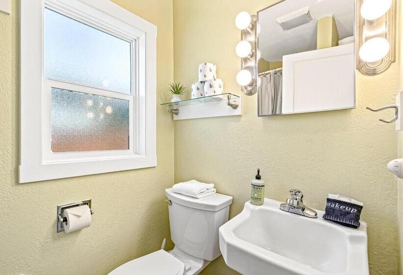 فندق Bayview Tiny Cabin