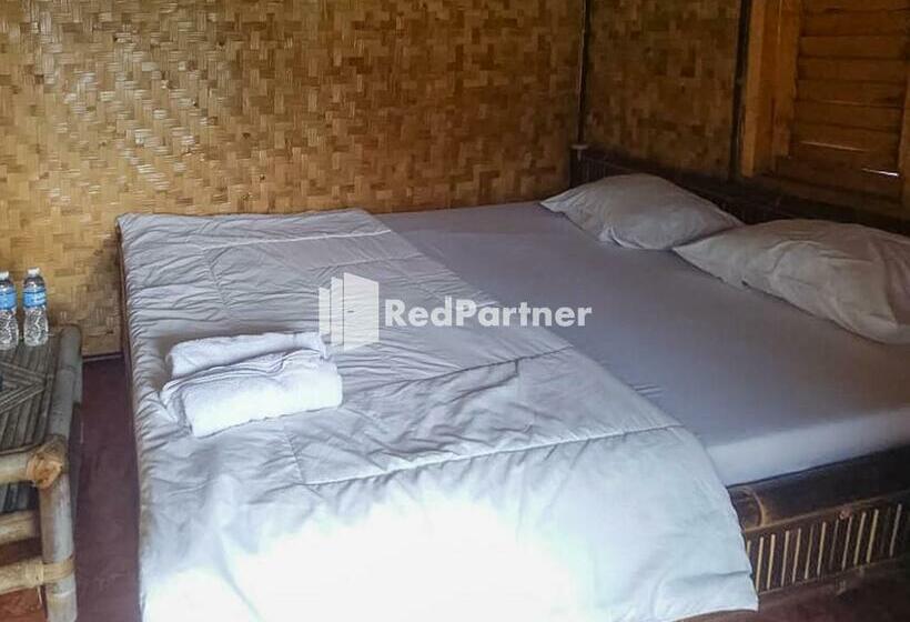 Отель De Salak Homestay Gunung Salak Redpartner