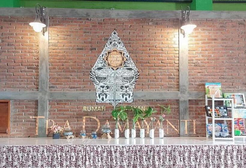 酒店 Shinta 1 Near Stasiun Kertosono Mitra Reddoorz