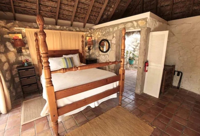 בית מלון כפרי Fernandez Bay Village