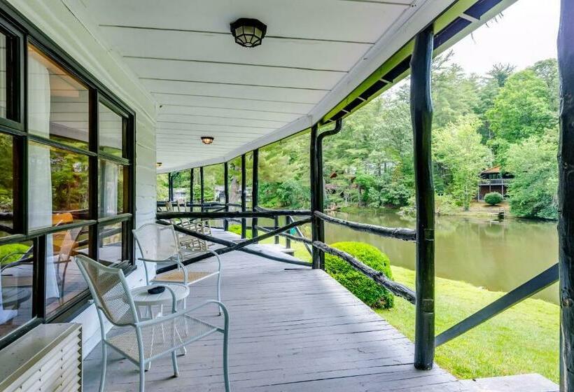 Отель Lakeview Cottage Unit 305
