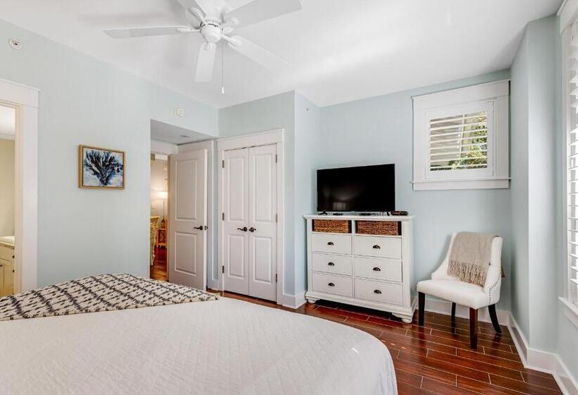 هتل Sandestin Baytowne Wharf 449 Market St Inn