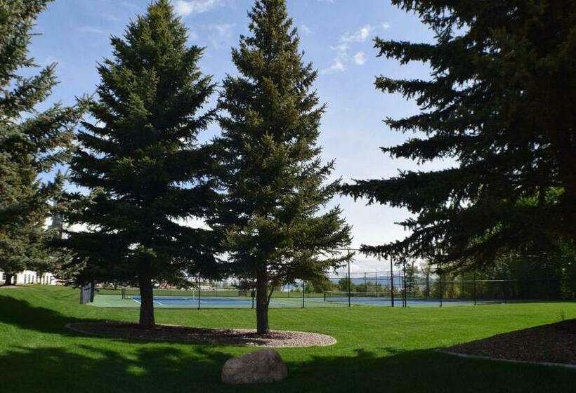 Отель Tennis Court Condo
