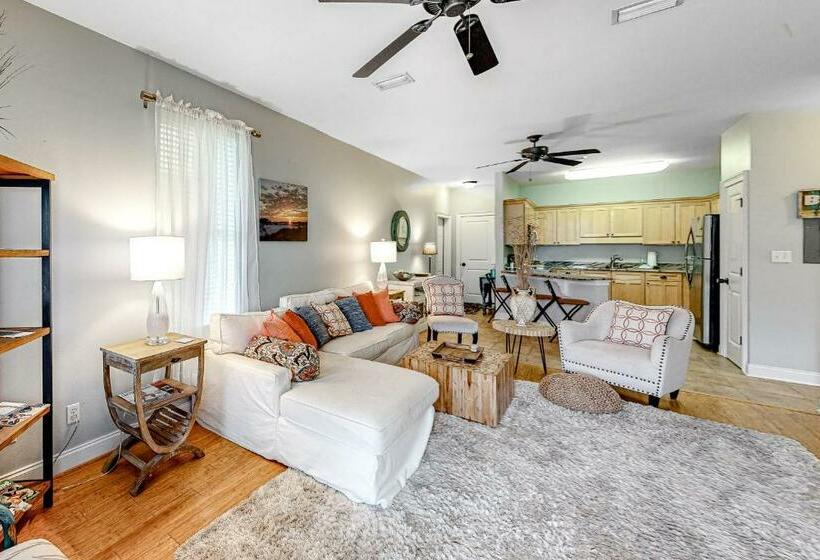 Отель Topsail Village Away On Wildflower
