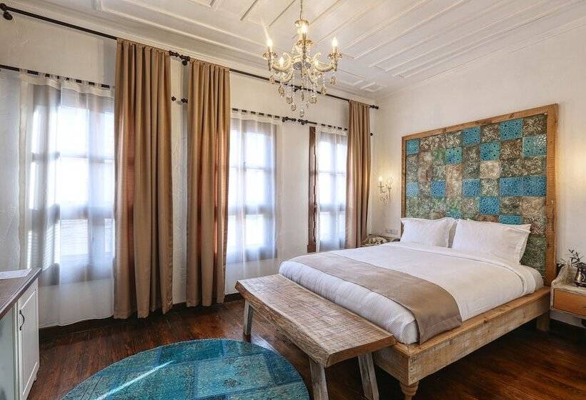 هتل Trilye Bay C Konak