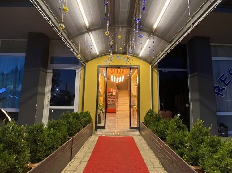 Roy Otel Akçay