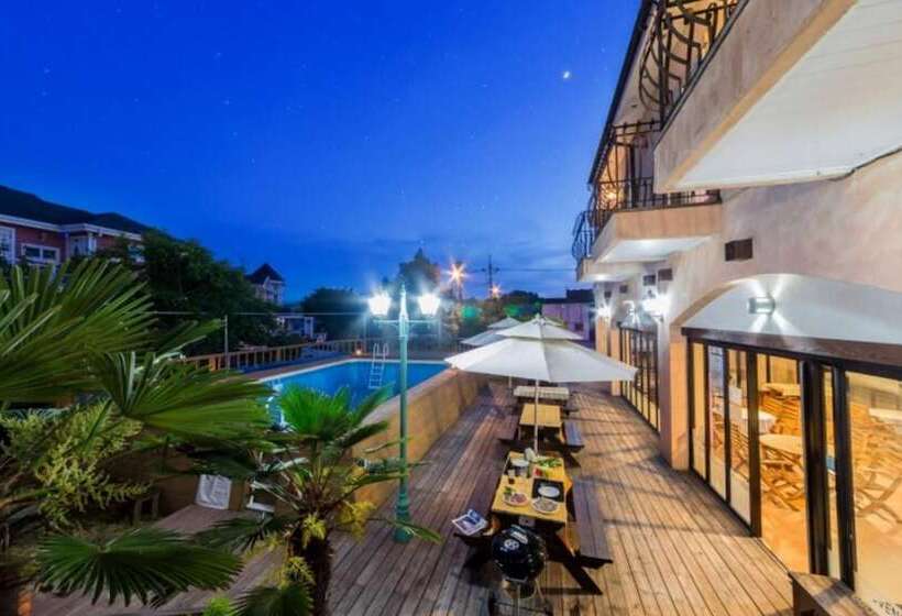 فندق Buan Byeonsanbando Provence Pension