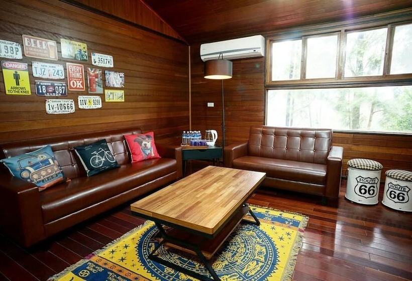 هتل Hillside Plot Inn