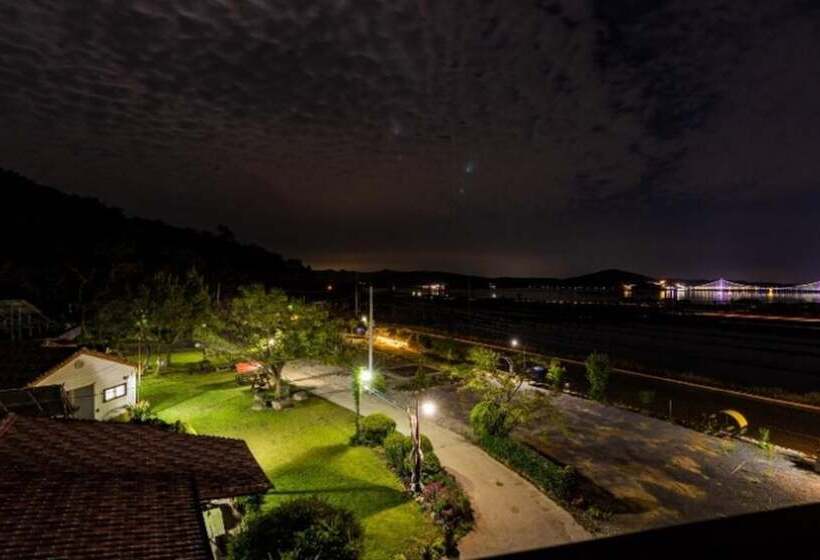 Отель Nonsan Gyebaek Shuimtoe Camping Pension