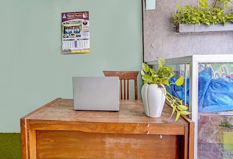 בית מלון כפרי Spot On 91716 Kost Yy Syariah