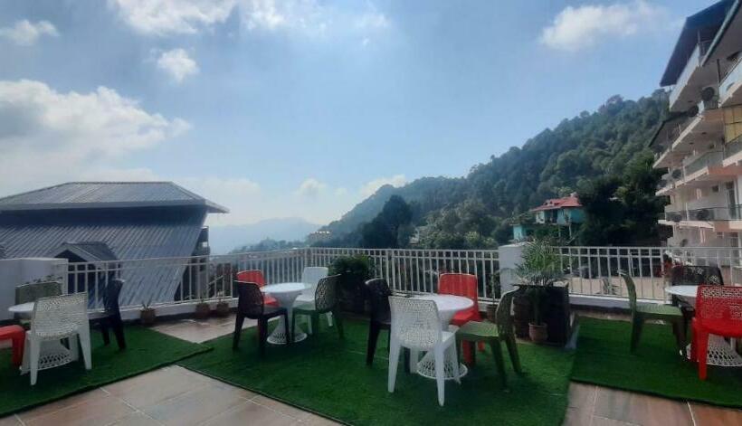 호텔 The Coudberry I Serviced Villa I Pvt Balcony I Open Air Terrace I Bonfire I Couple Friendly I By Exo