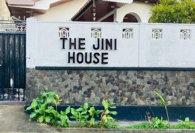 Отель The Jini House