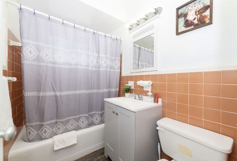 Tropic Isle Hotel And Apartment