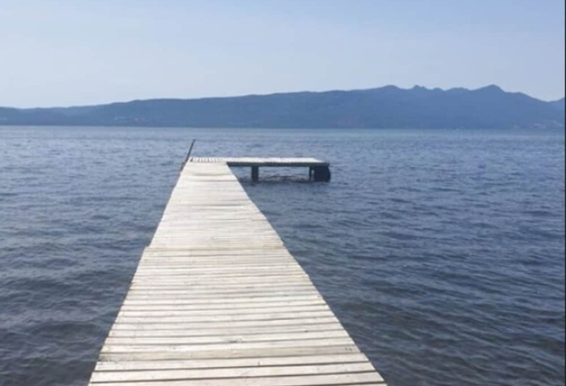 هتل Cabañas Casa Lago Villarrica