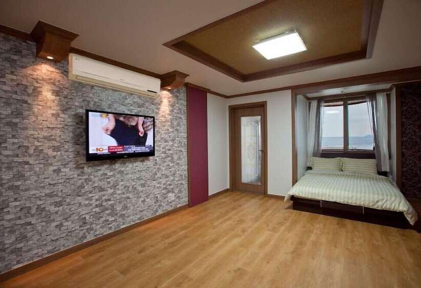 בית מלון כפרי Daeheungho Daege Pension