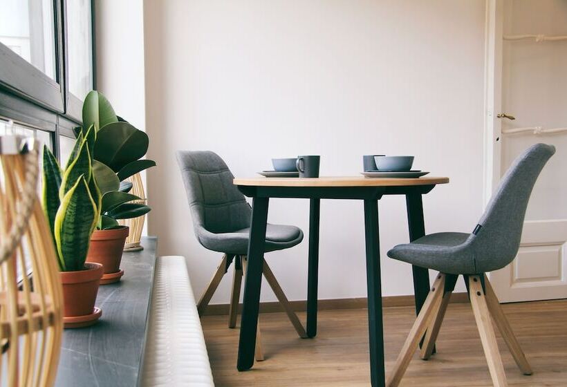 هتل Design Pension Twenty