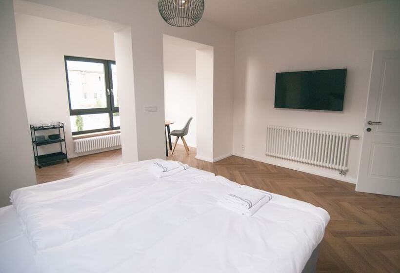 هتل Design Pension Twenty