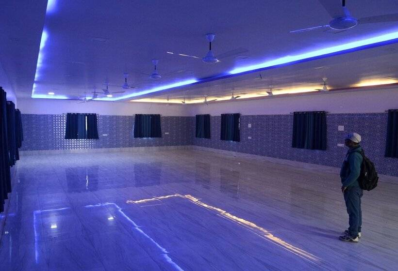 ホテル Dhanraj Residency