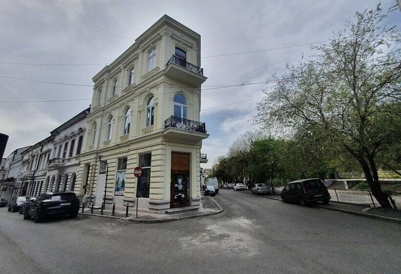 هتل The Floor Piata Unirii