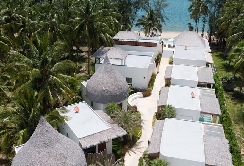 בית מלון כפרי Resto Sea Resort