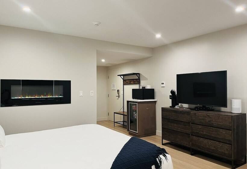 هتل Rooms At Riveredge