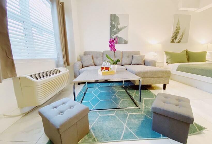 هتل Samantha Apartments By Lowkl