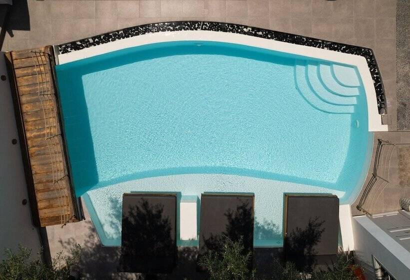 هتل The Museum Project Oia