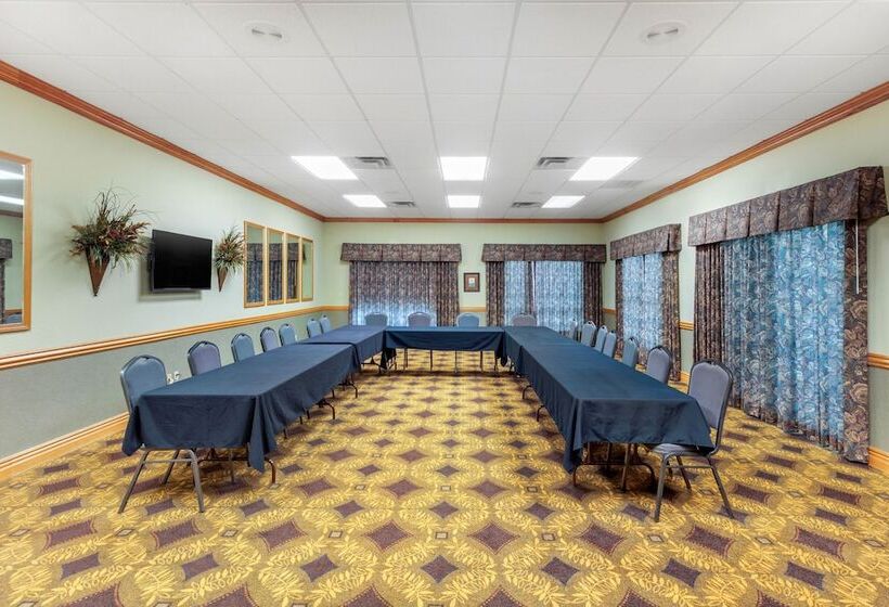 هتل The Links At Thousand Hills