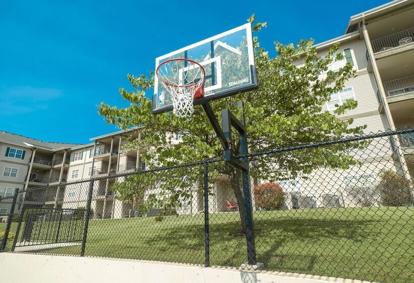 هتل The Links At Thousand Hills