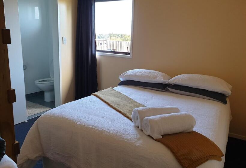 בית מלון כפרי Manowhenua Lodge   Hostel