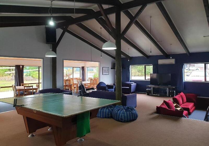 בית מלון כפרי Manowhenua Lodge   Hostel
